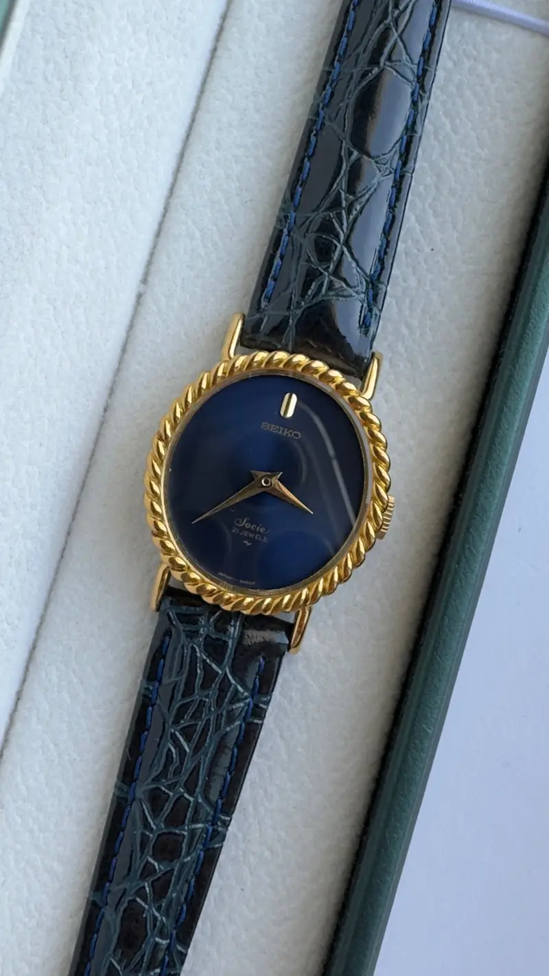 Seiko Navy Blue Dial Gold-Tone Watch — image 3