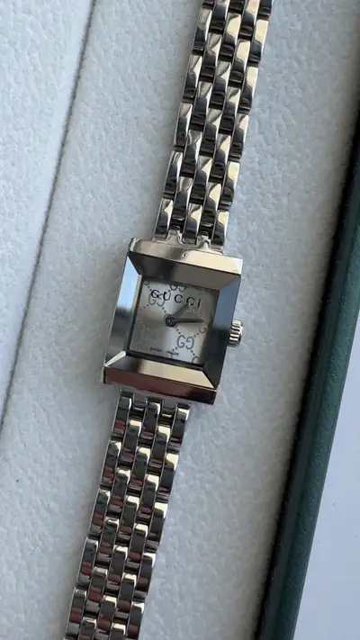 Gucci Mini GG Monogram Square Bracelet Watch 2