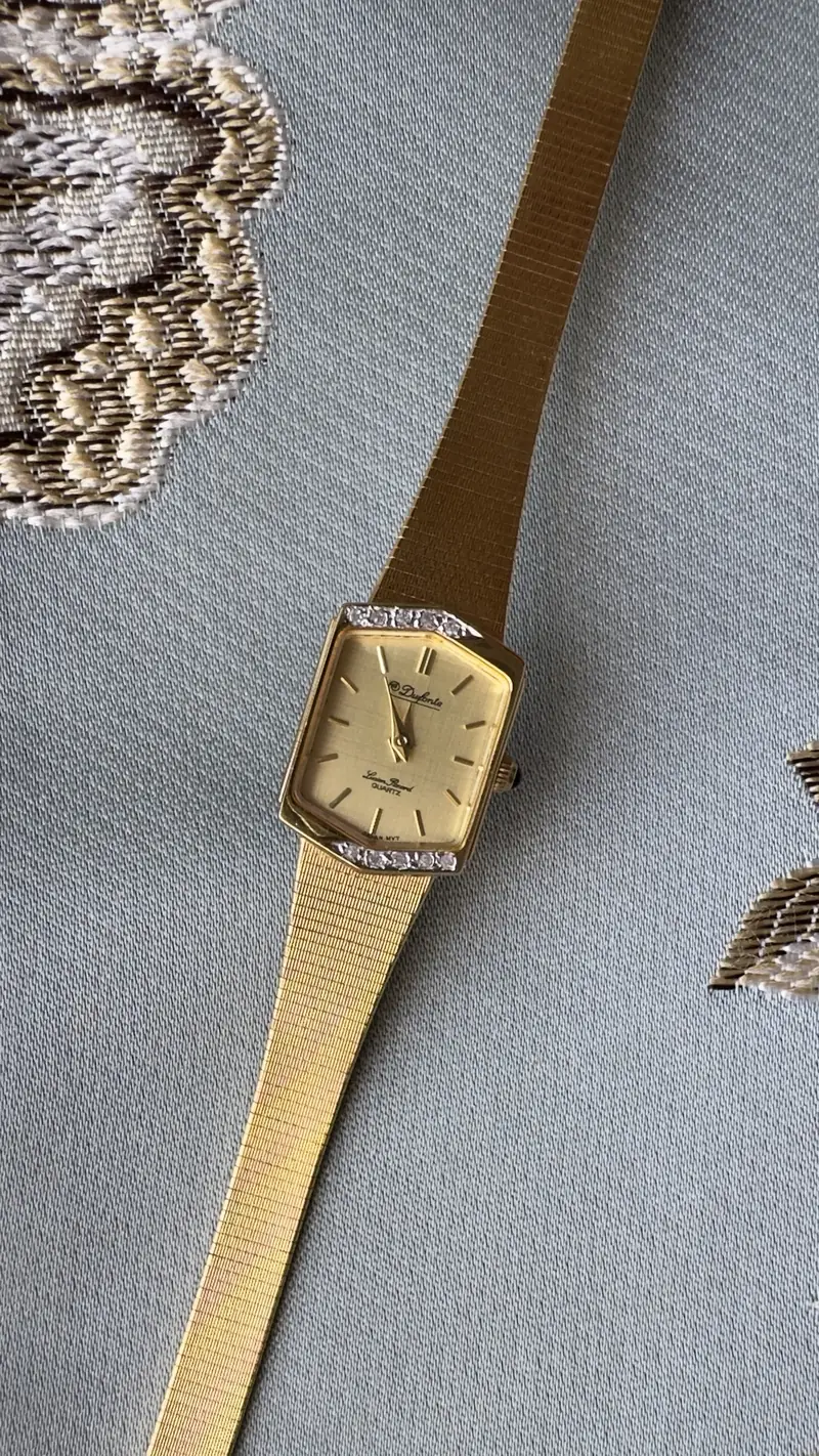 Dufonte with elegant gold dial