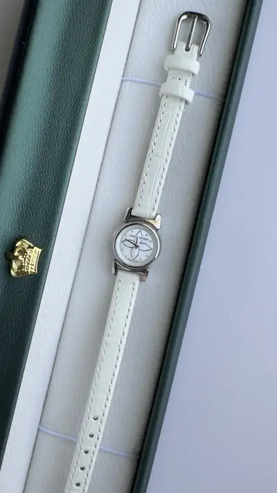 Rare discontinued Louis Vuitton women’s watch 4