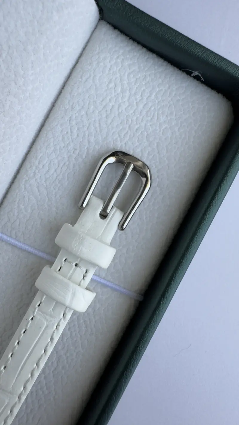 Rare discontinued Louis Vuitton women’s watch — image 7