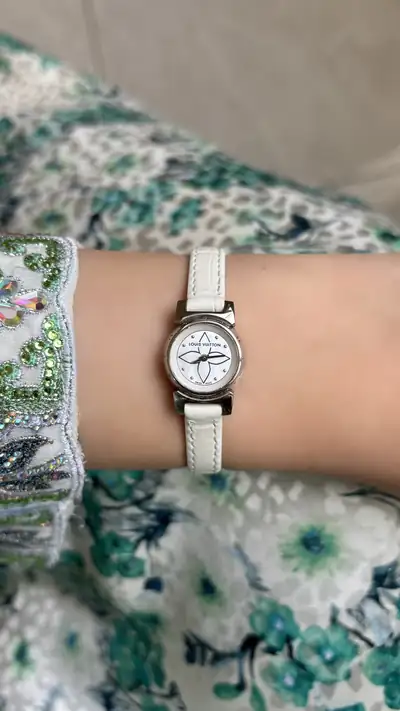 Rare discontinued Louis Vuitton women’s watch 8