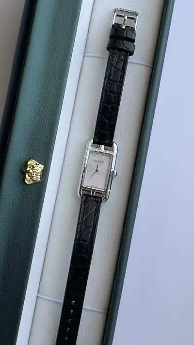 Graceful Hermès Nantucket Diamond Watch 5