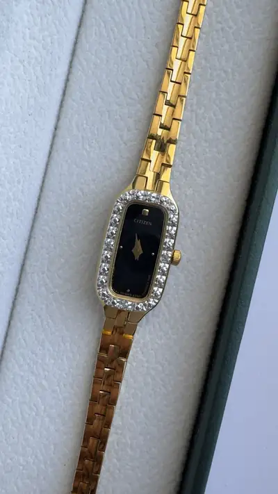 Graceful Citizen Black Dial Zircon Watch 3