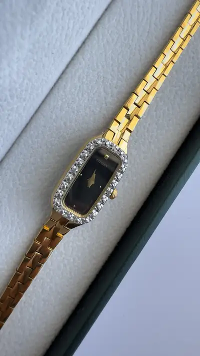 Graceful Citizen Black Dial Zircon Watch 5