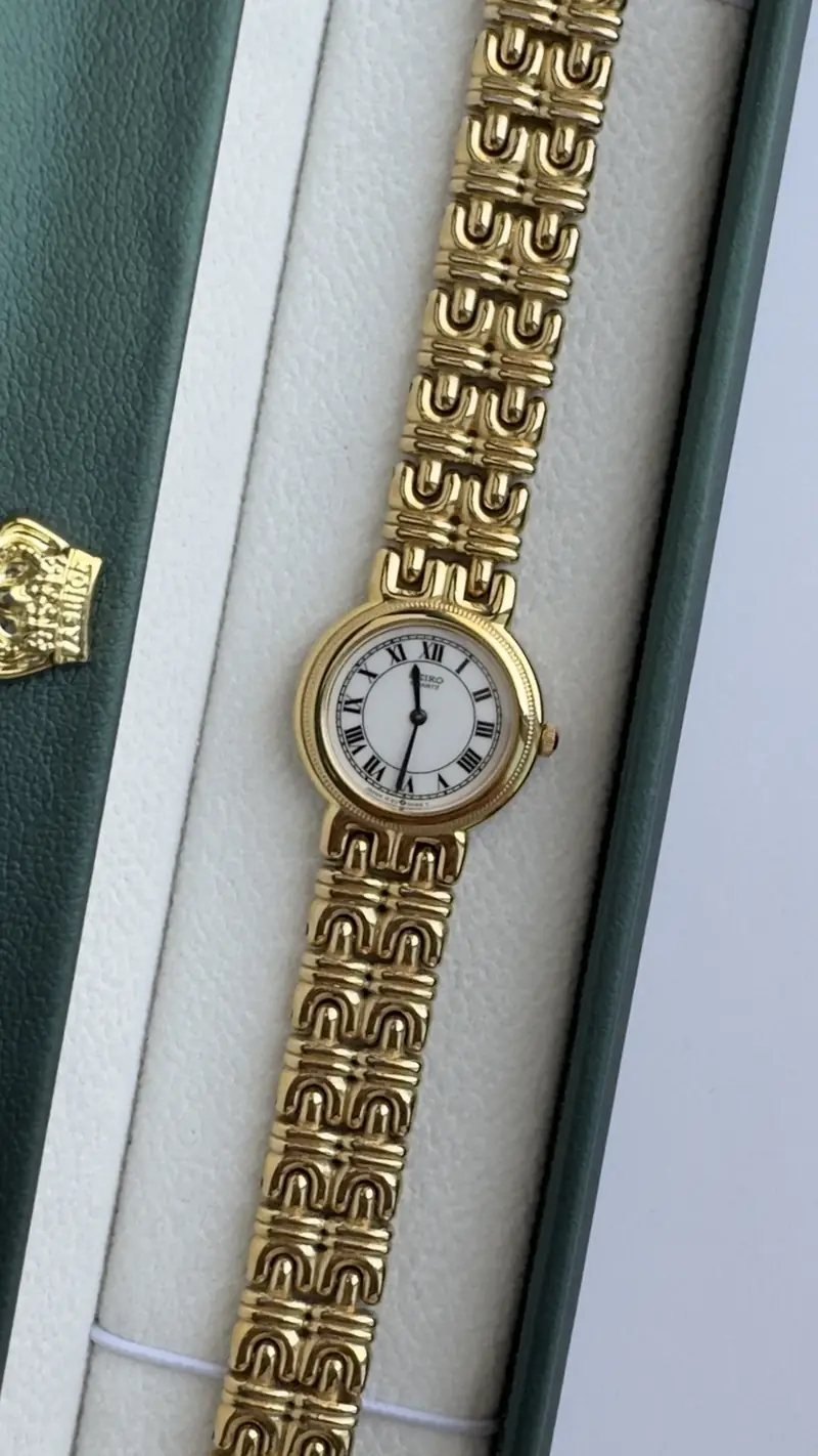 Classic Seiko Roman Dial Watch — image 4