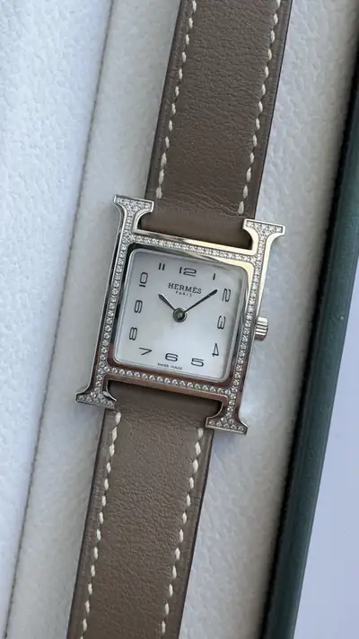 Distinctive Hermès Small Diamond H Case Watch 3