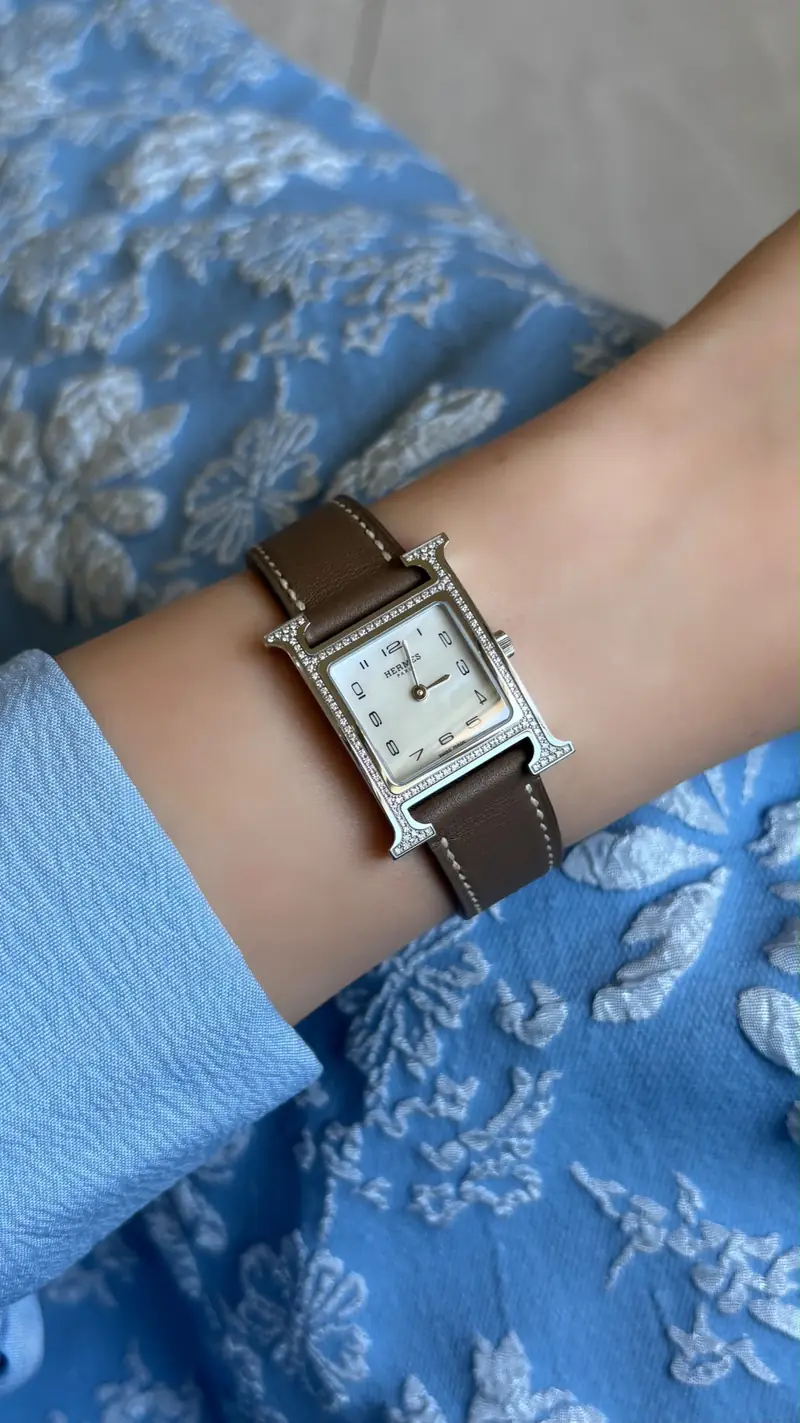 Distinctive Hermès Small Diamond H Case Watch — image 7