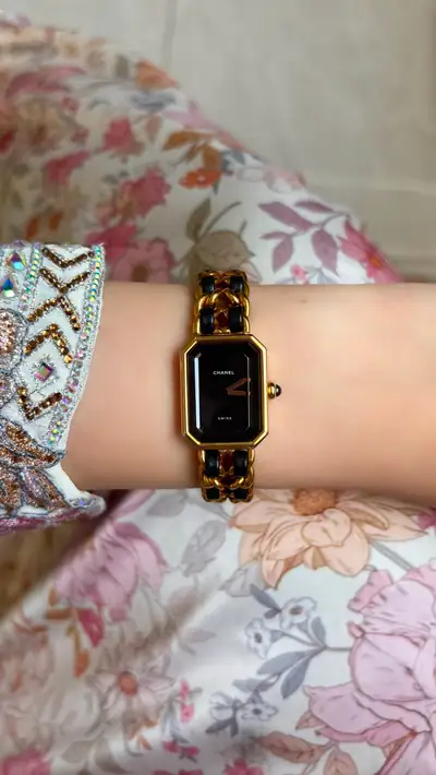 Sophisticated Chanel Black Dial Watch 8