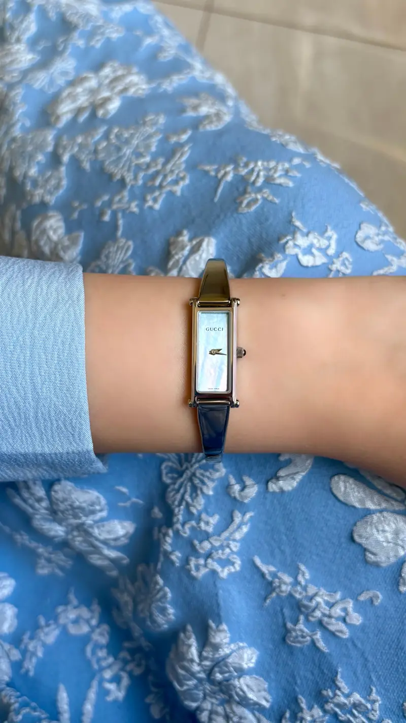 Gucci Slim Iridescent Dial Bangle Watch — image 7