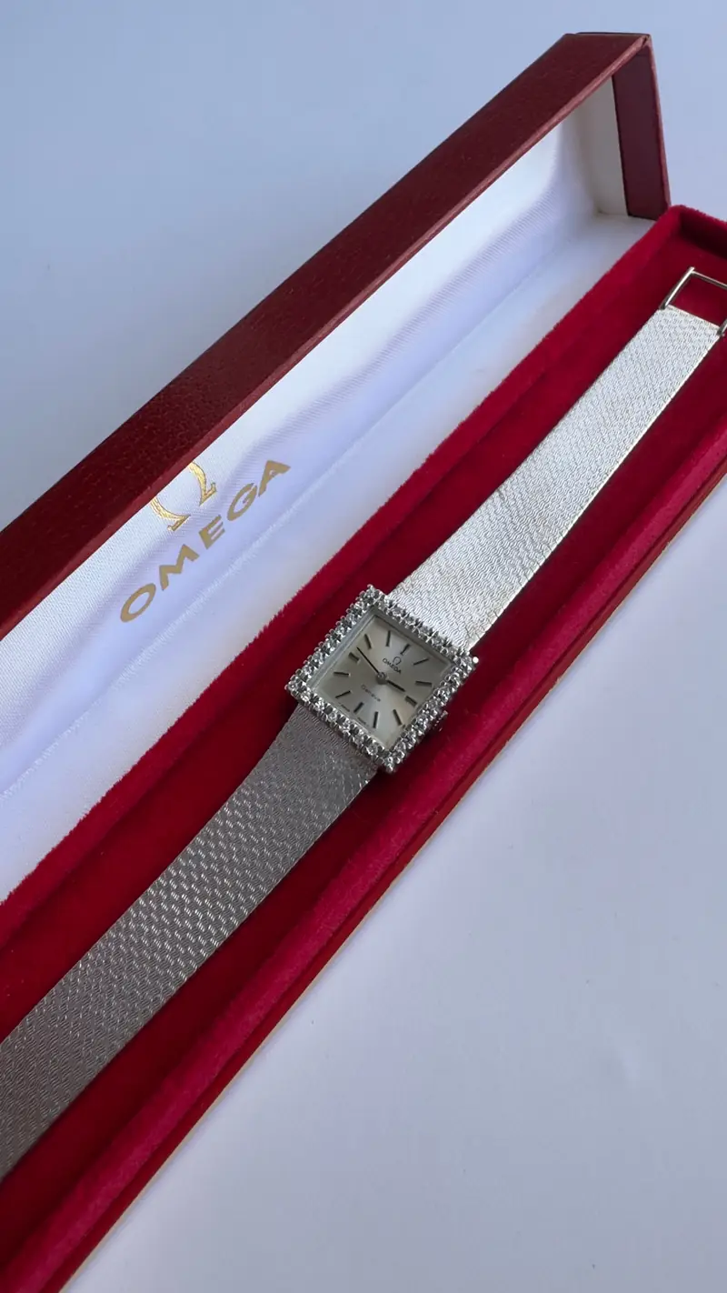 Omega Genève Square Textured Bracelet Watch