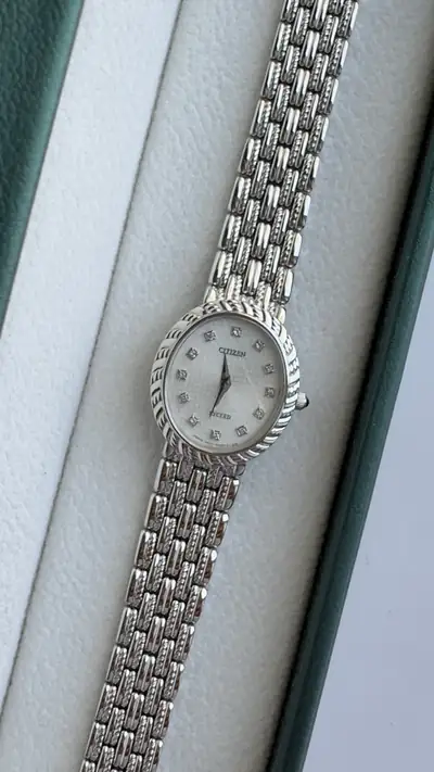 Citizen Exceed Textured Silver-Tone Bracelet Watch 5