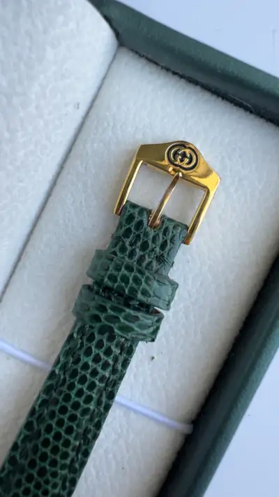 Gucci Mother-of-Pearl Round Watch with Green Strap 6