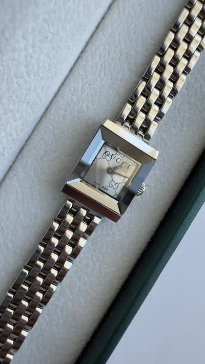 Gucci Mini GG Monogram Square Bracelet Watch 6