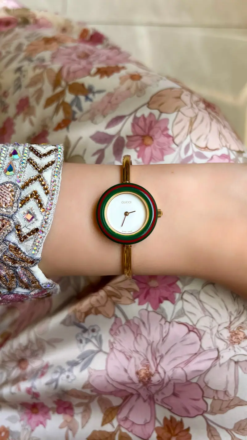 Gucci 12-Bezel Interchangeable Color Watch — image 7