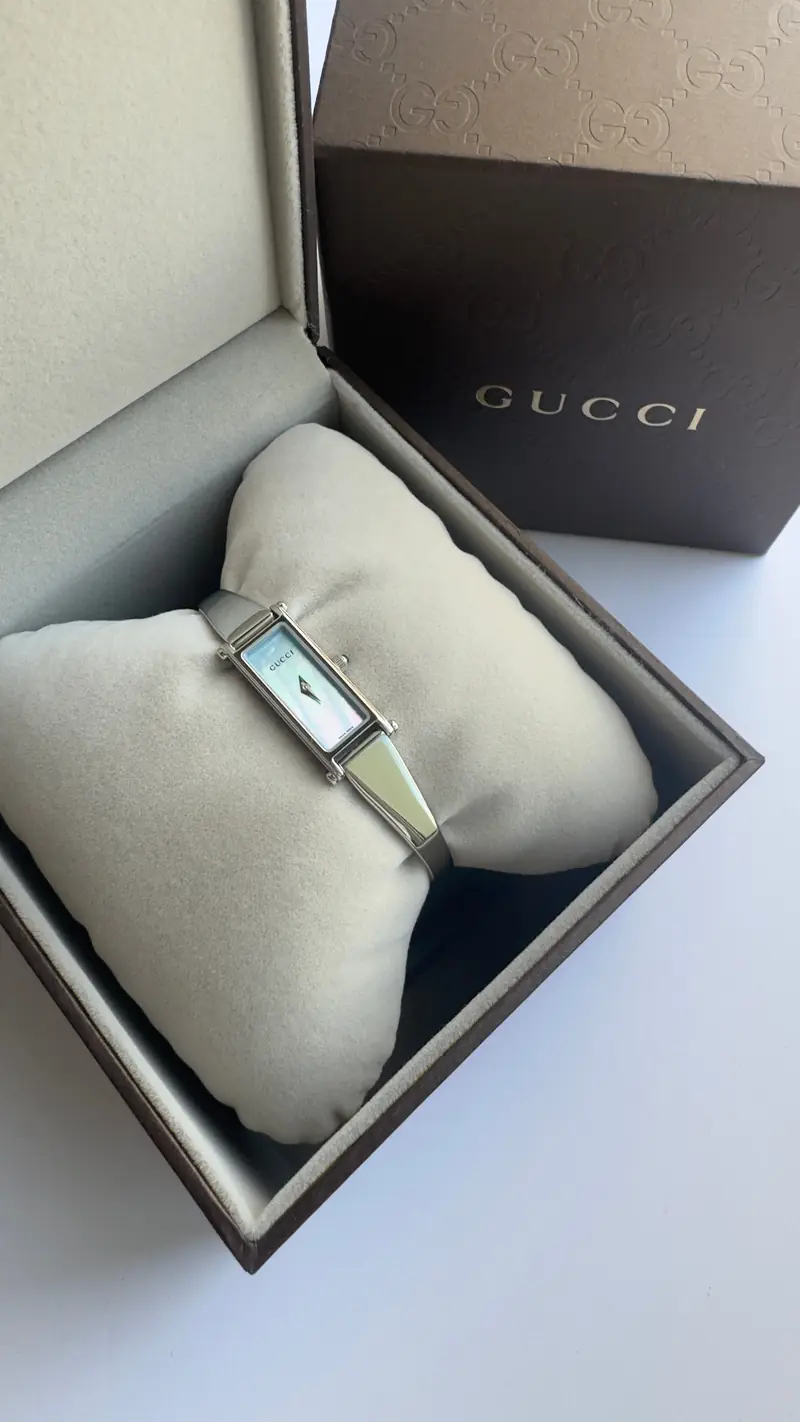 Gucci Slim Iridescent Dial Bangle Watch — image 1