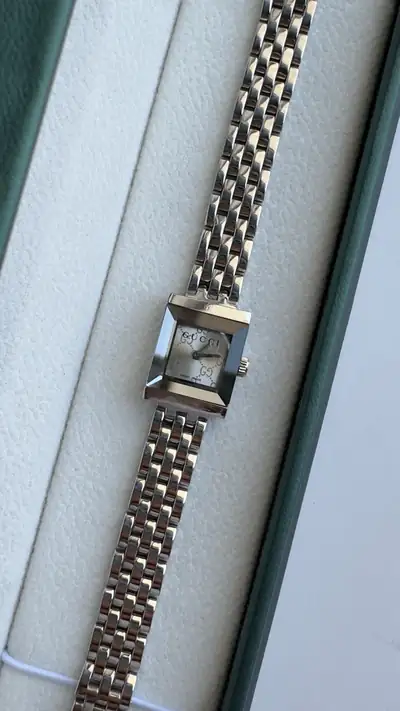 Gucci Mini GG Monogram Square Bracelet Watch 4