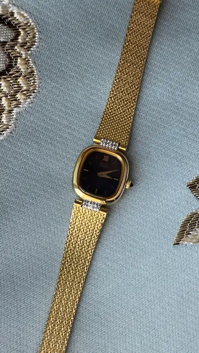 Elegant Seiko Diamond Accent Vintage Watch 1