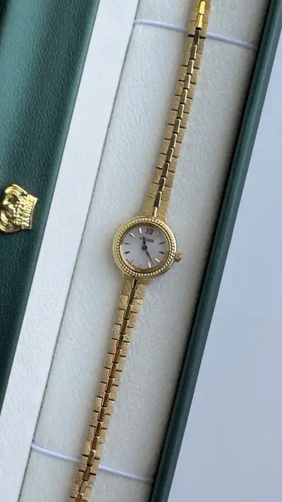 Vintage Citizen Gold-Tone Watch 3