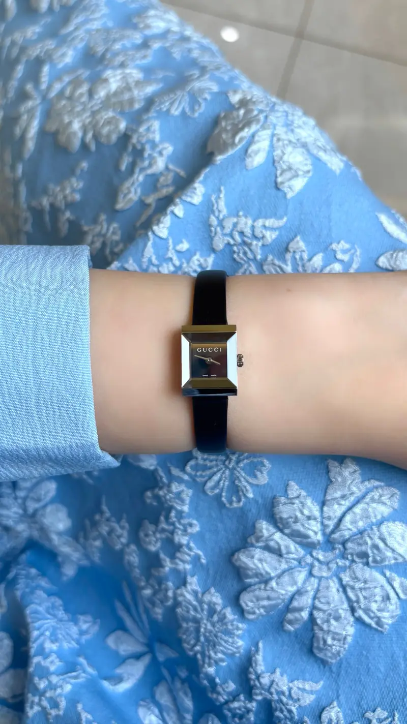 Gucci Mini Square Mirror Dial Watch — image 7